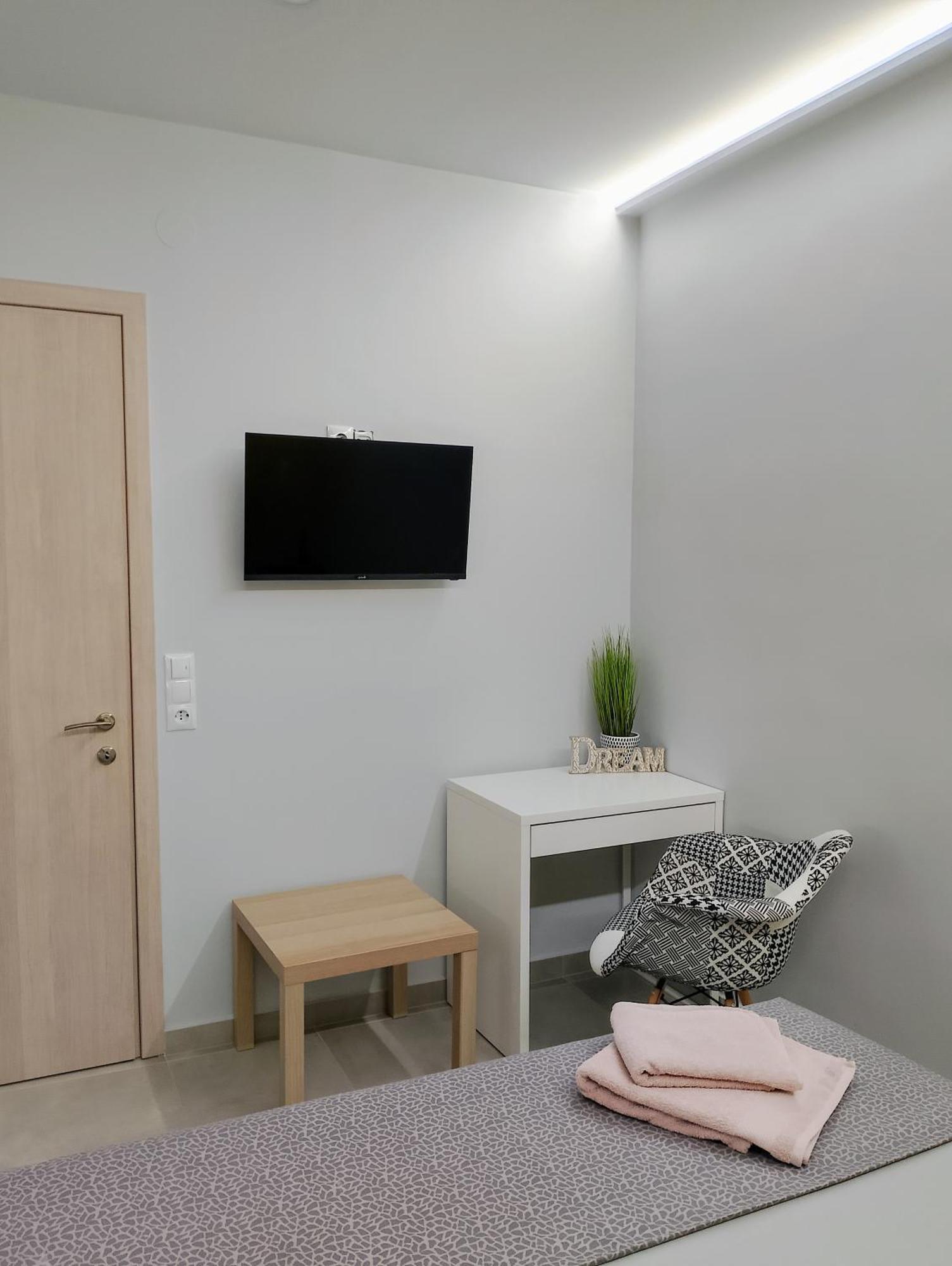 Black Eagle Apartment Drama Exterior photo